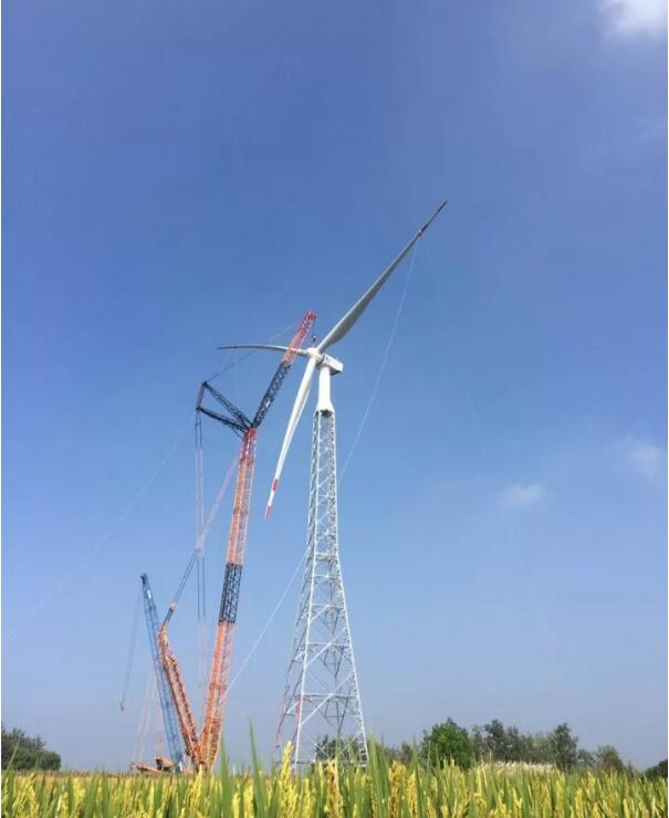 國內(nèi)首臺低風(fēng)速2mw 120m桁架塔架風(fēng)電機組吊裝成功 - 北極星風(fēng)力發(fā)電